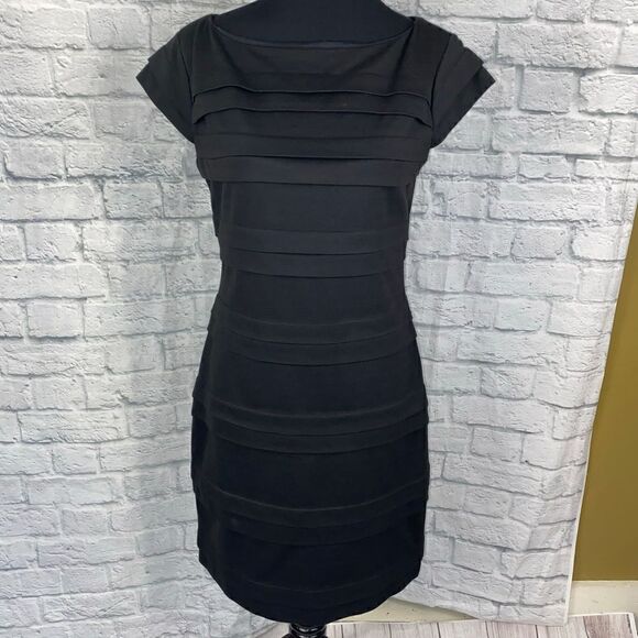 Max & Cleo Dresses & Skirts - Max and Cleo midi bodycon layered dress w/cap sleeves black sz 10